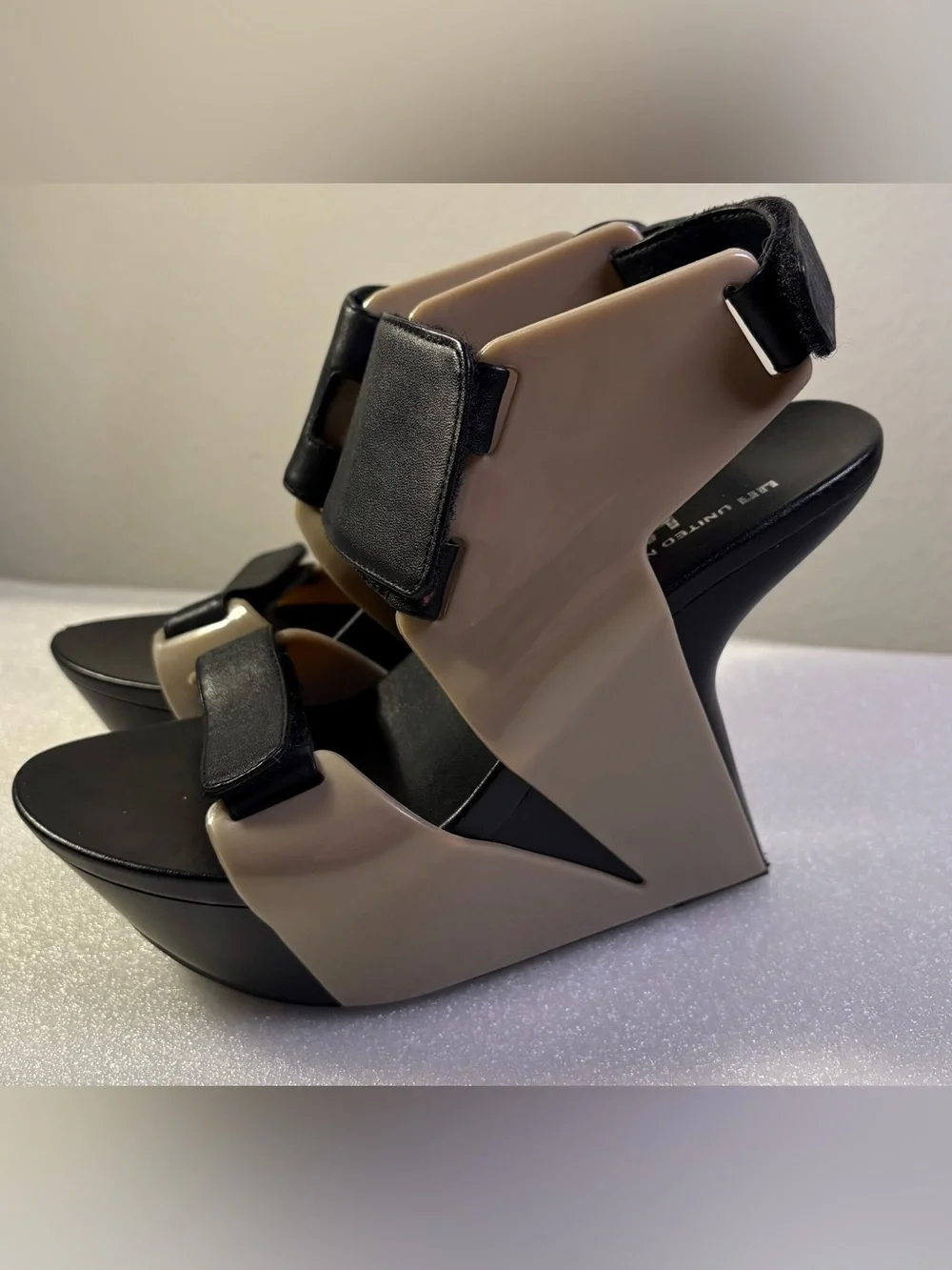 United Nude Hybrid Architectural Platform Wedge Sandals Black Nude Size 37